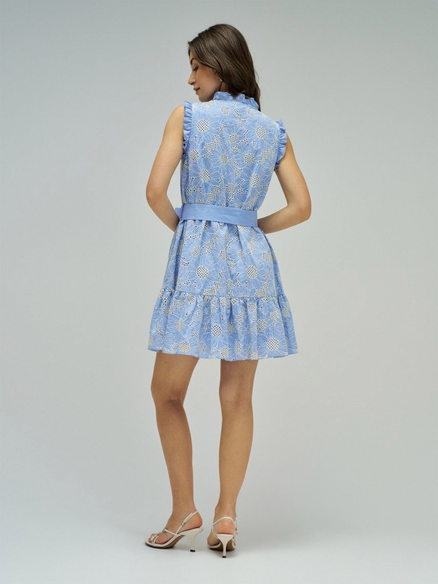 Vestido Curto com Bordado Inglês