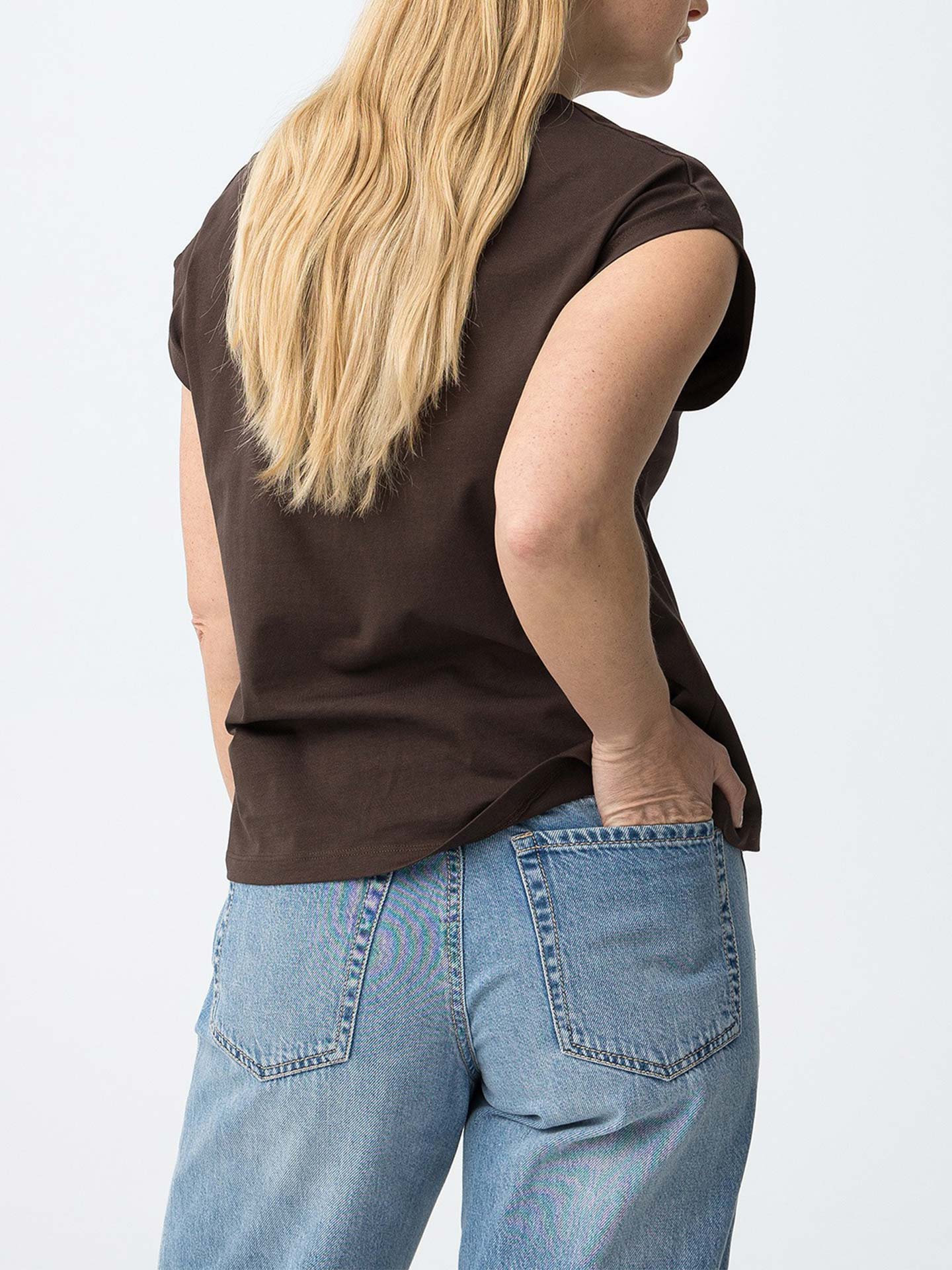 T-shirt com Decote em V