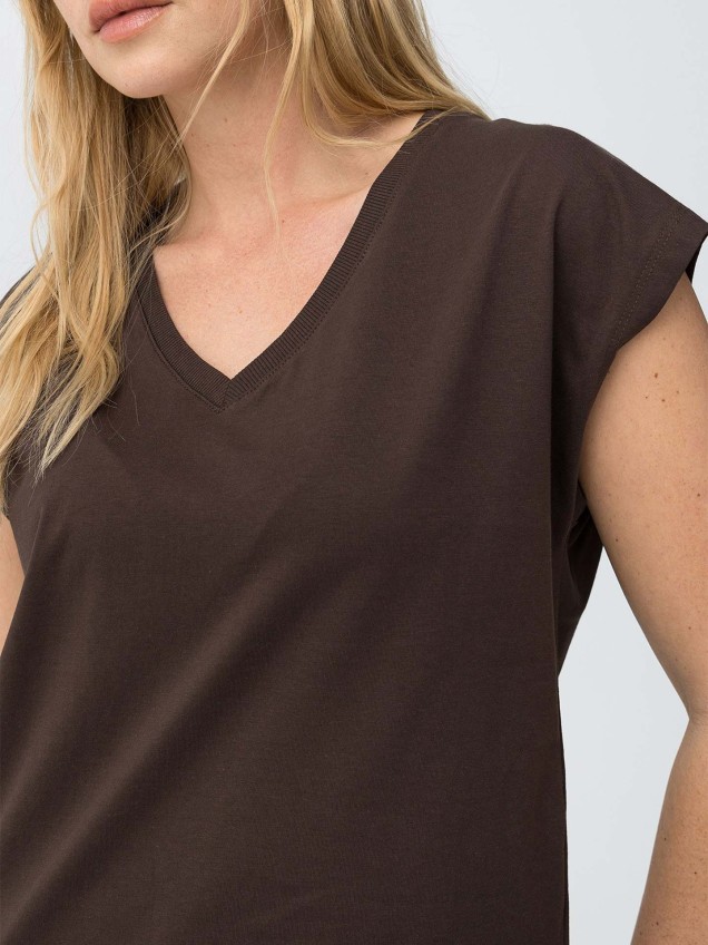 T-shirt com Decote em V