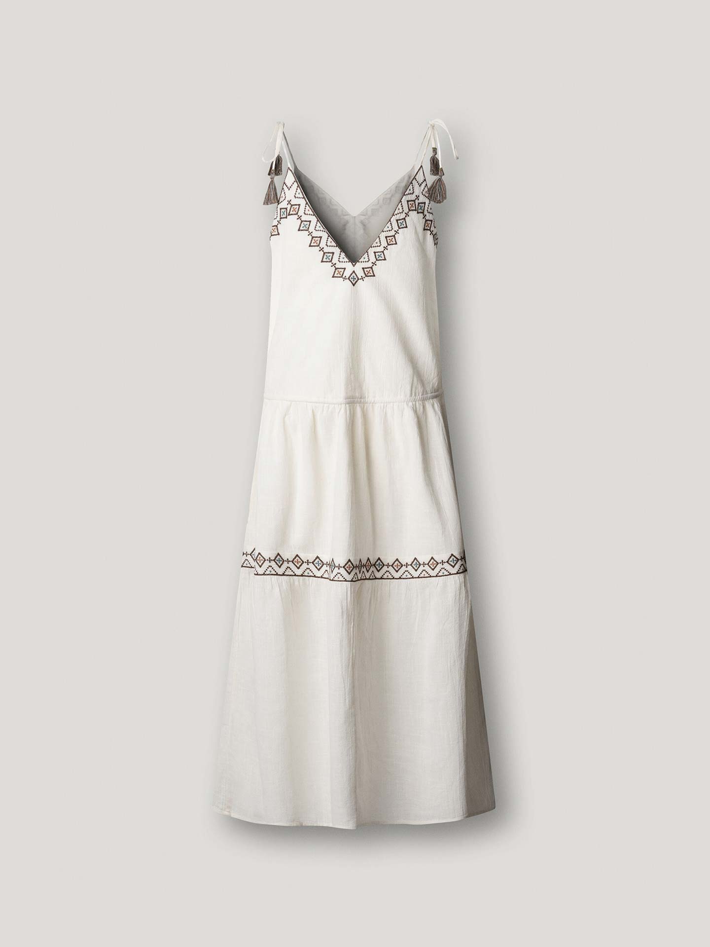 Vestido Comprido com Bordados