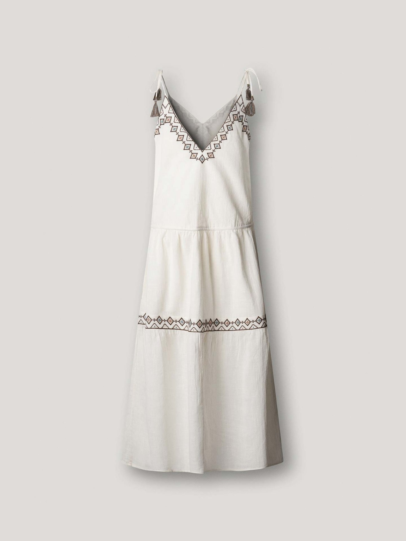 Vestido Comprido com Bordados