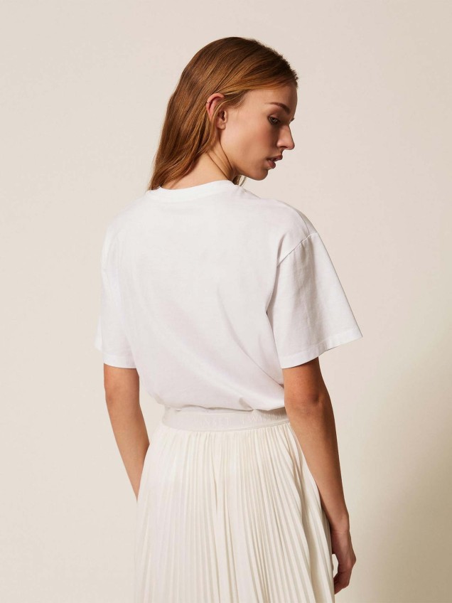 T-shirt com Estampado e Bordado