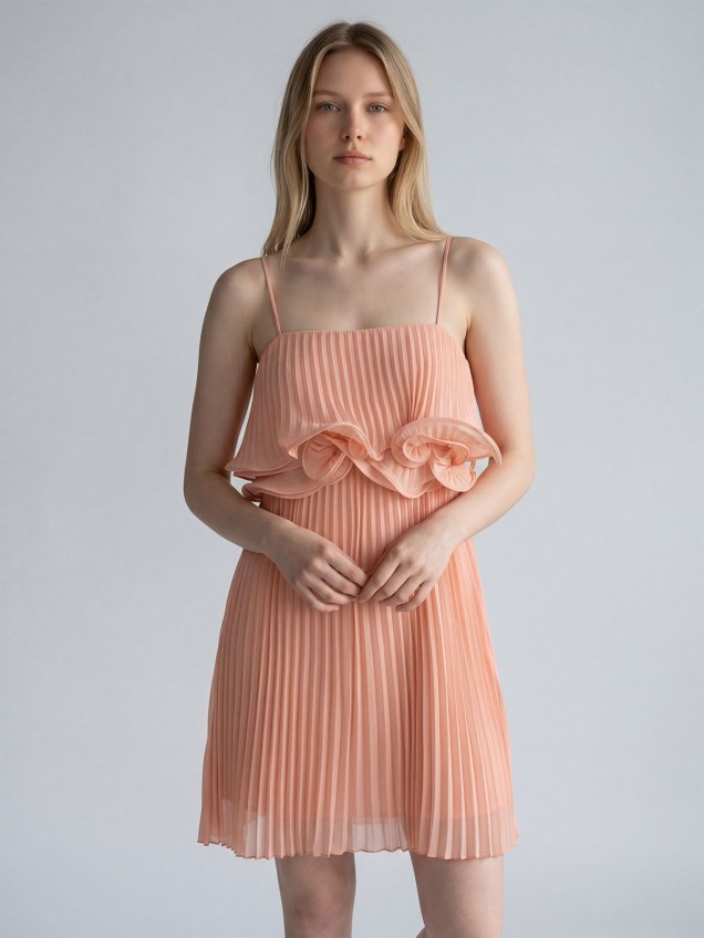 Vestido Curto Plissado com Folhos
