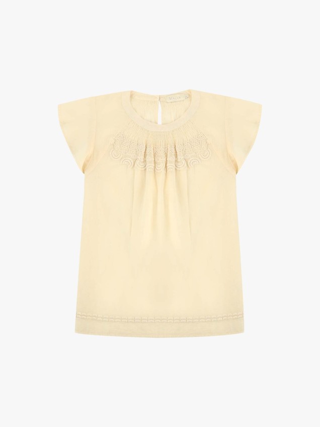 Blusa com Detalhe Bordado