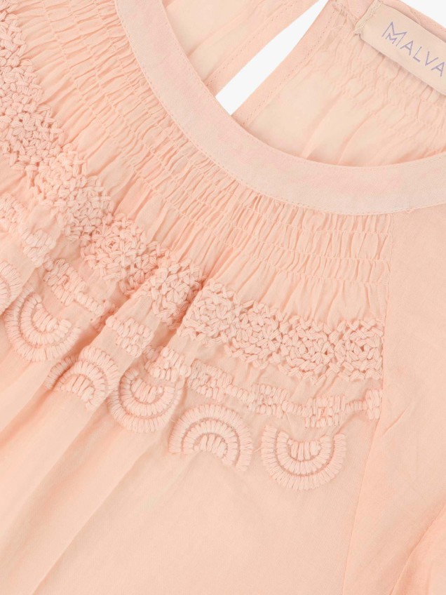 Blusa com Detalhe Bordado