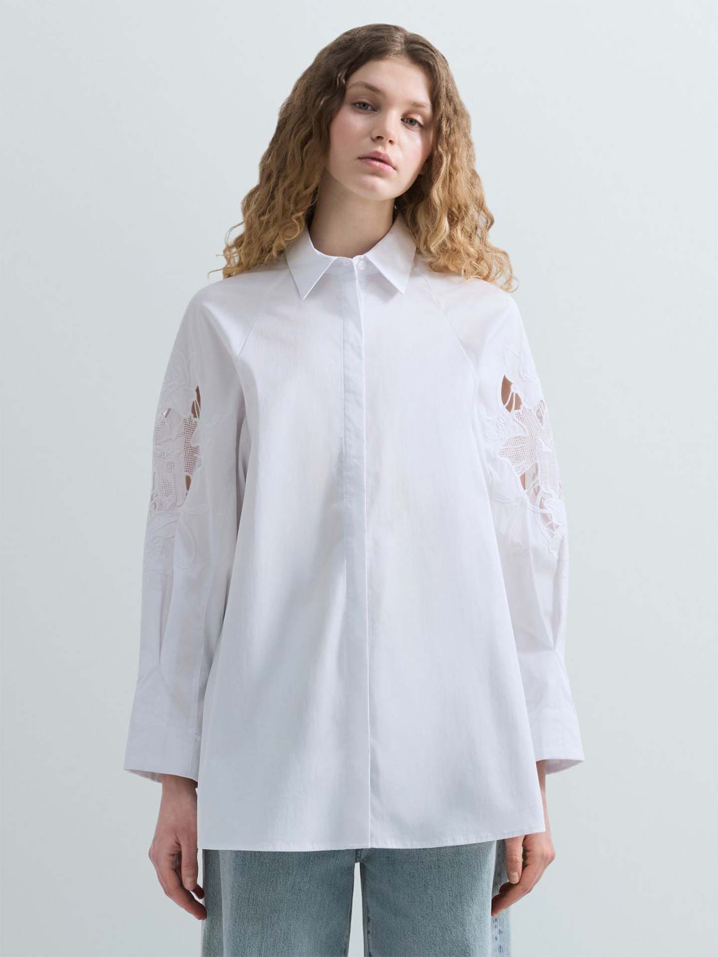 Camisa com Mangas Raglan e Renda
