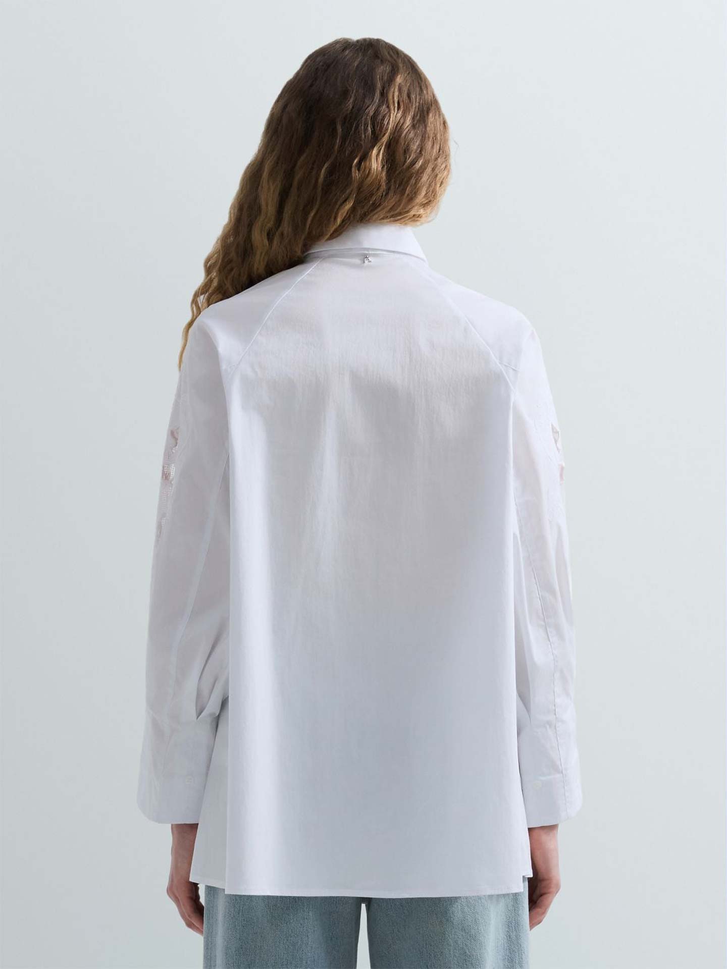Camisa com Mangas Raglan e Renda
