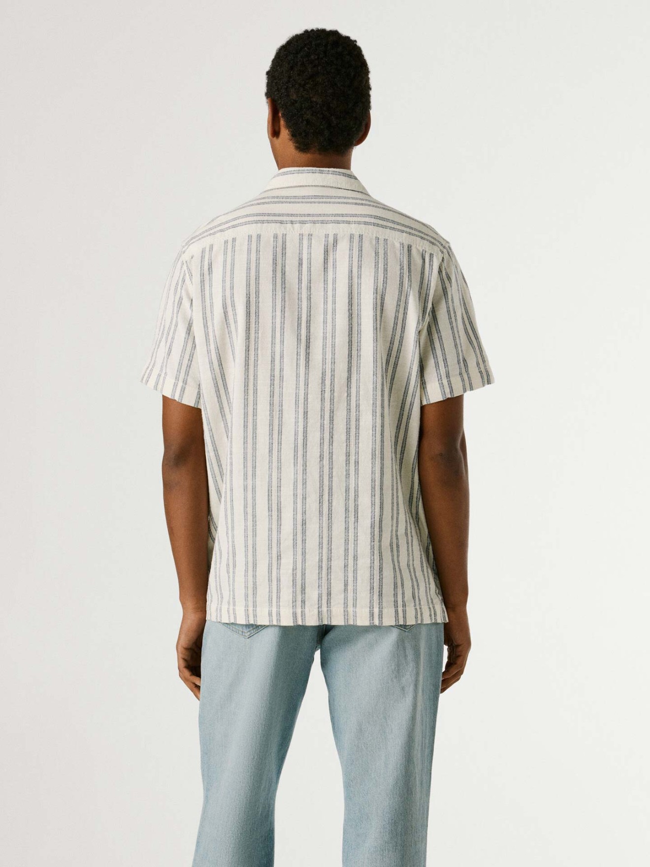 Camisa �s Riscas Verticais