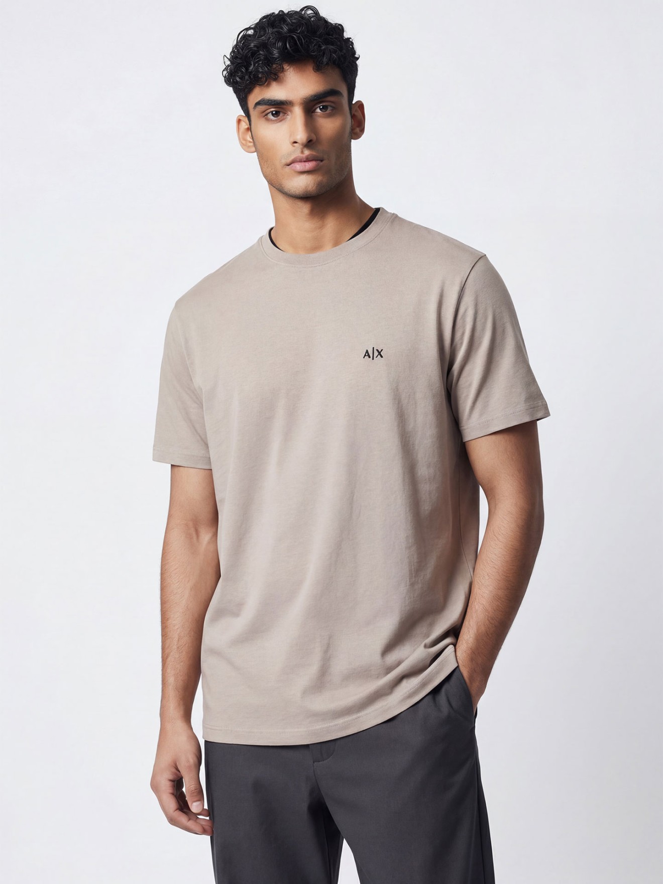 T-shirt com Log�tipo