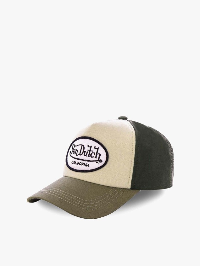 Boné Trucker com Patch Bordado