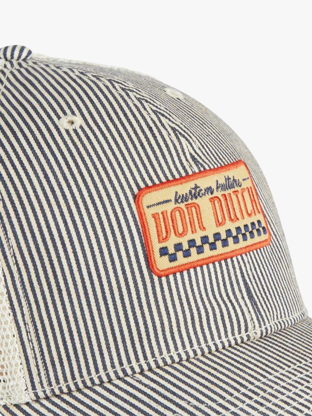 Boné Trucker com Patch Bordado