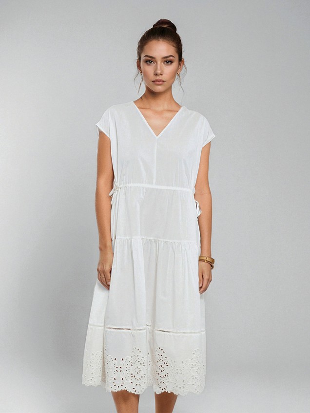 Vestido Midi com Bordado Ingl�s