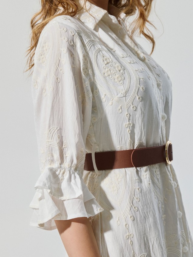Vestido Camiseiro Midi com Detalhes Bordados
