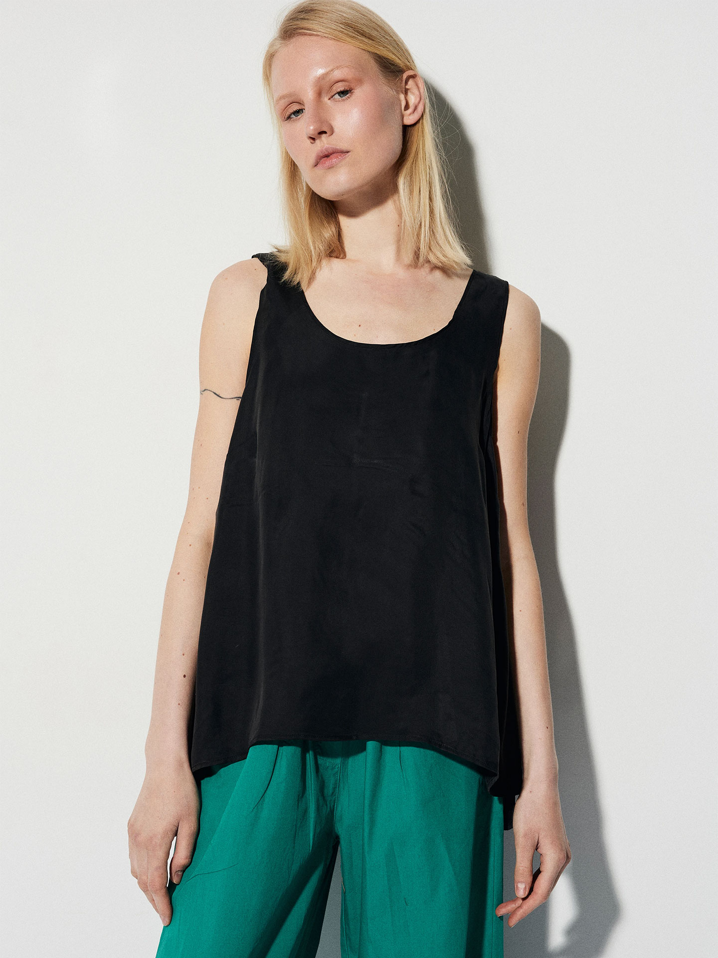 Blusa com Acabamento Acetinado