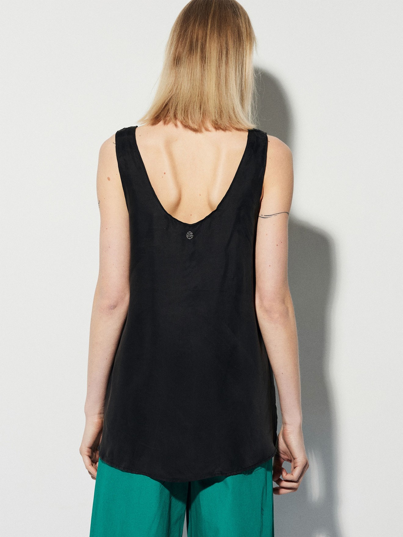 Blusa com Acabamento Acetinado