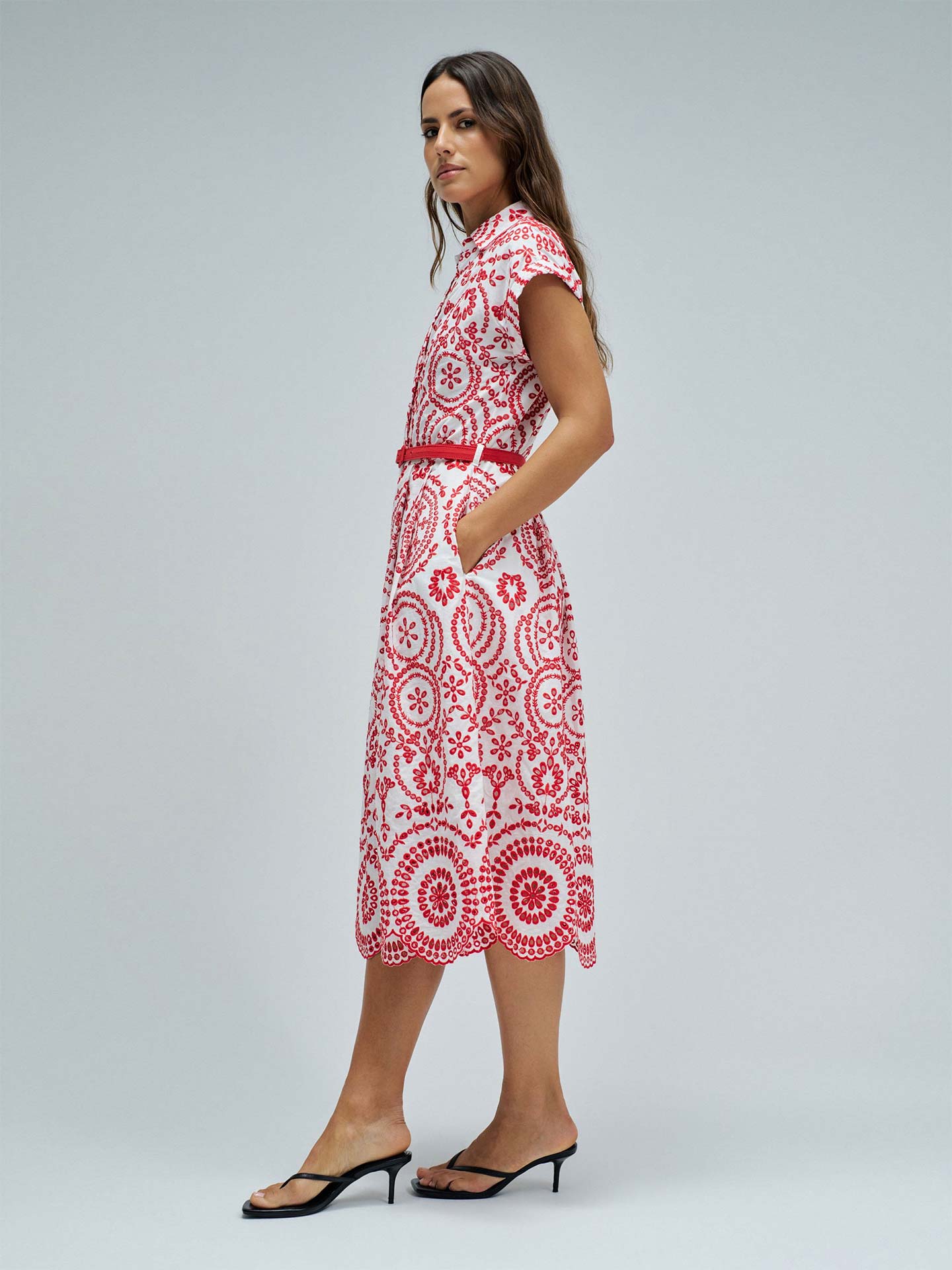 Vestido Camiseiro Midi em Bordado Inglês