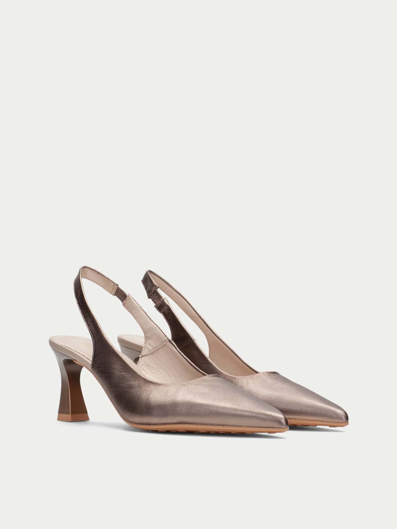 Sapato Slingback em Pele