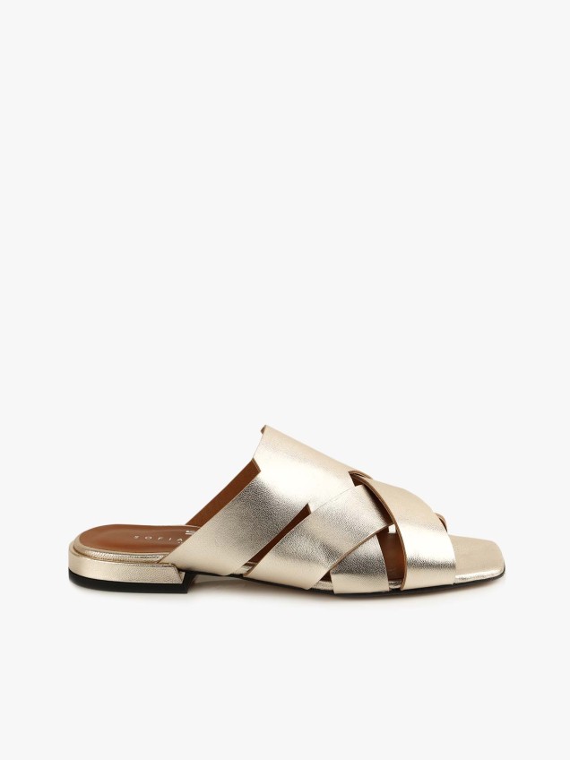 Chinelas em Pele