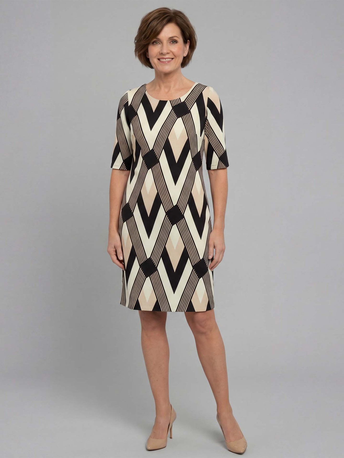 Vestido com Padr�o Geom�trico