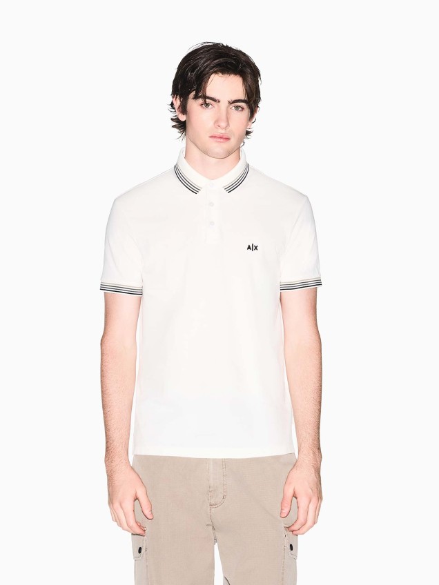 Polo Piqu� com Detalhes Contrastantes