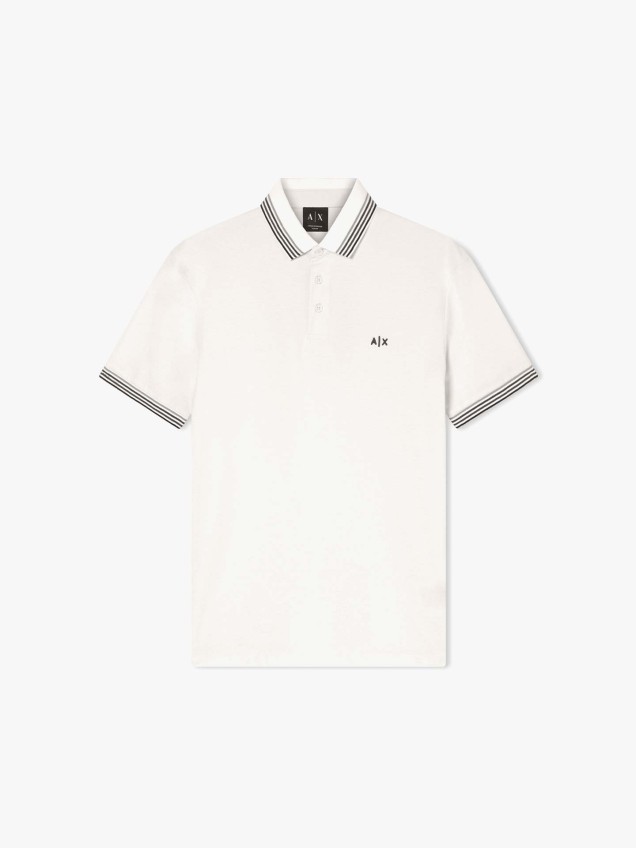 Polo Piqué com Detalhes Contrastantes