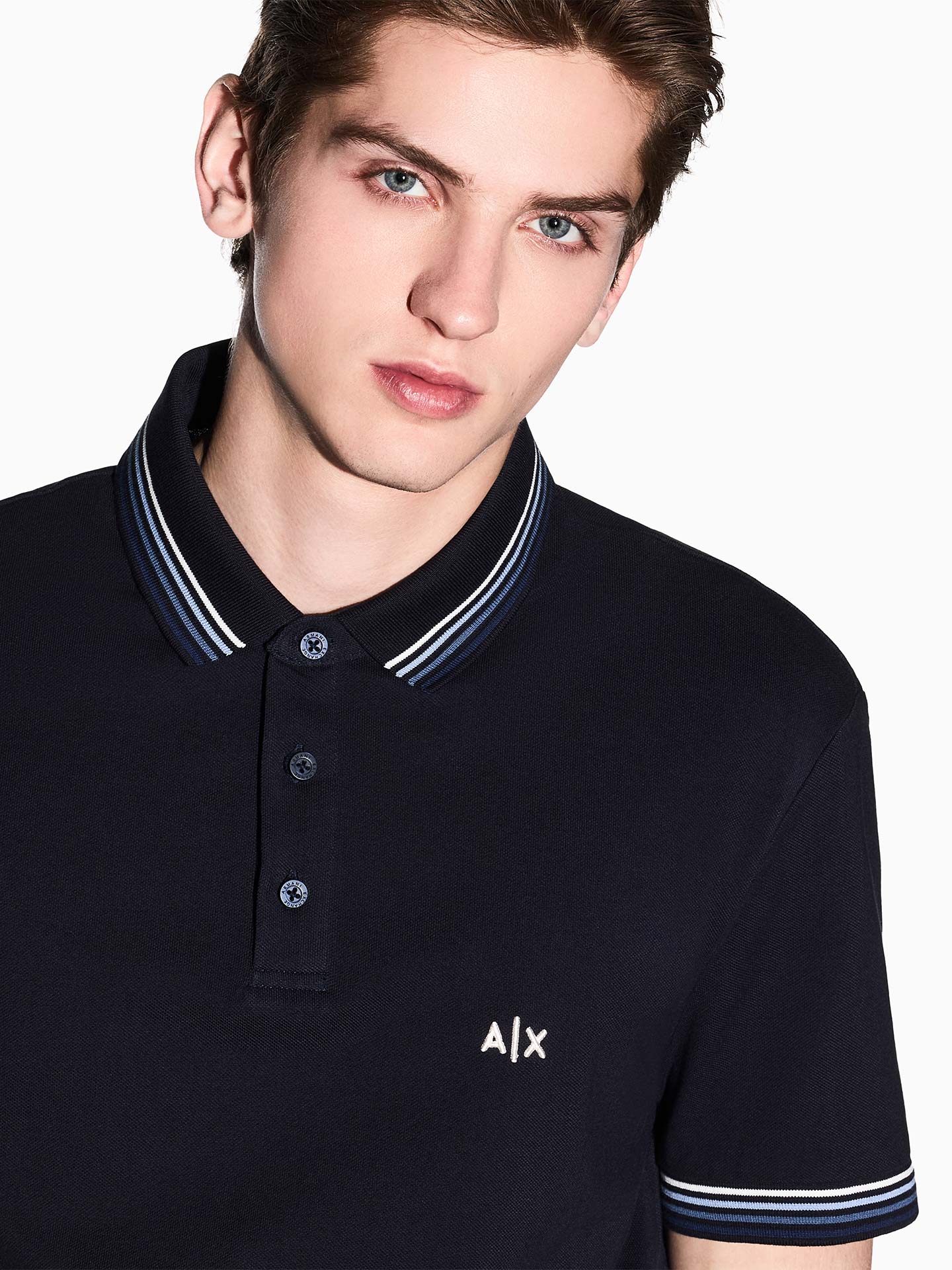 Polo Piqué com Detalhes Contrastantes