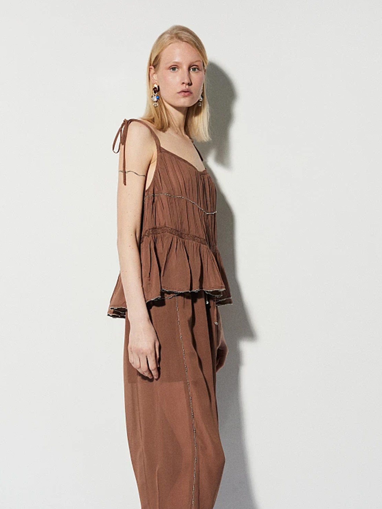 Top Plissado com Detalhes em Renda