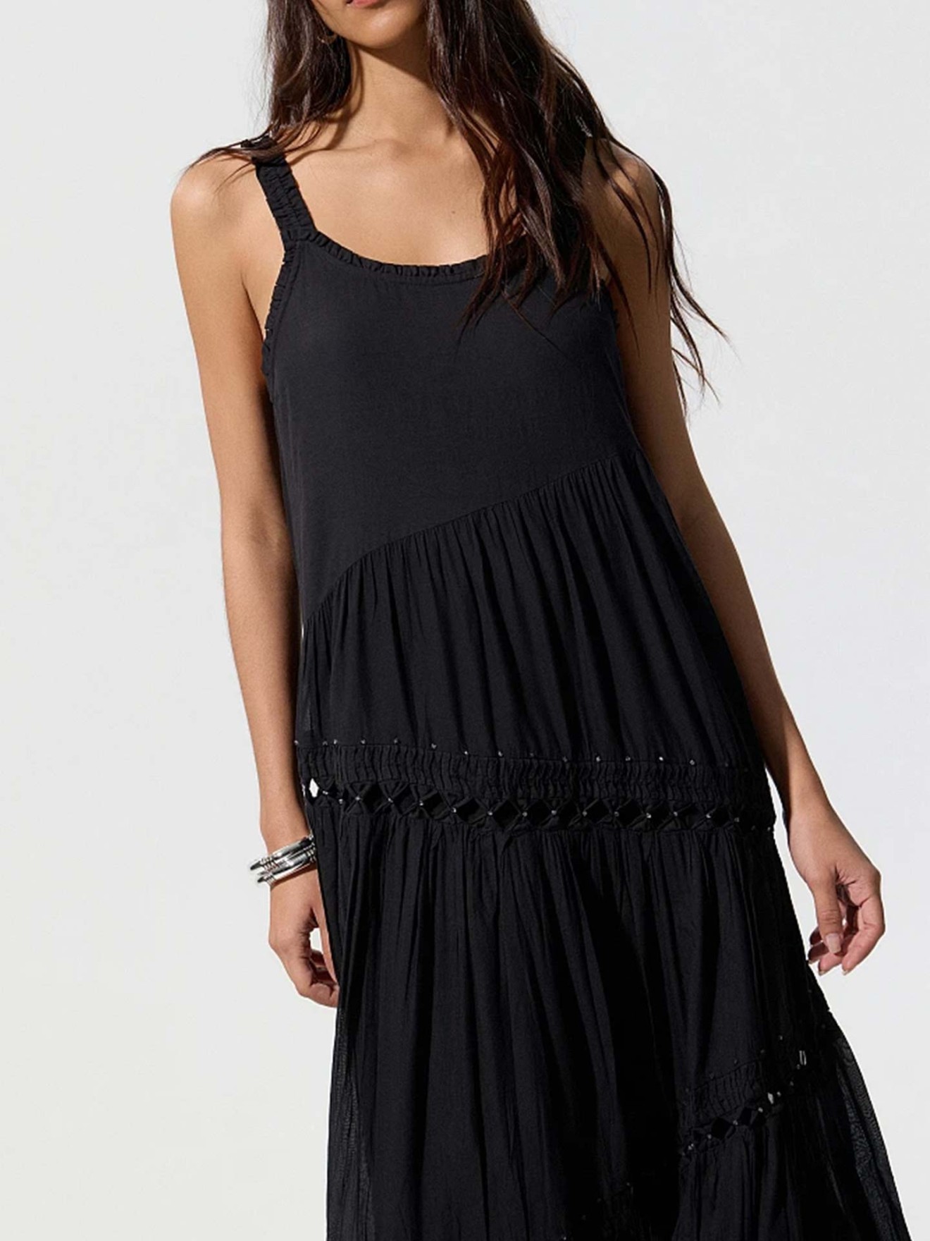 Vestido Comprido com Detalhes Perfurados