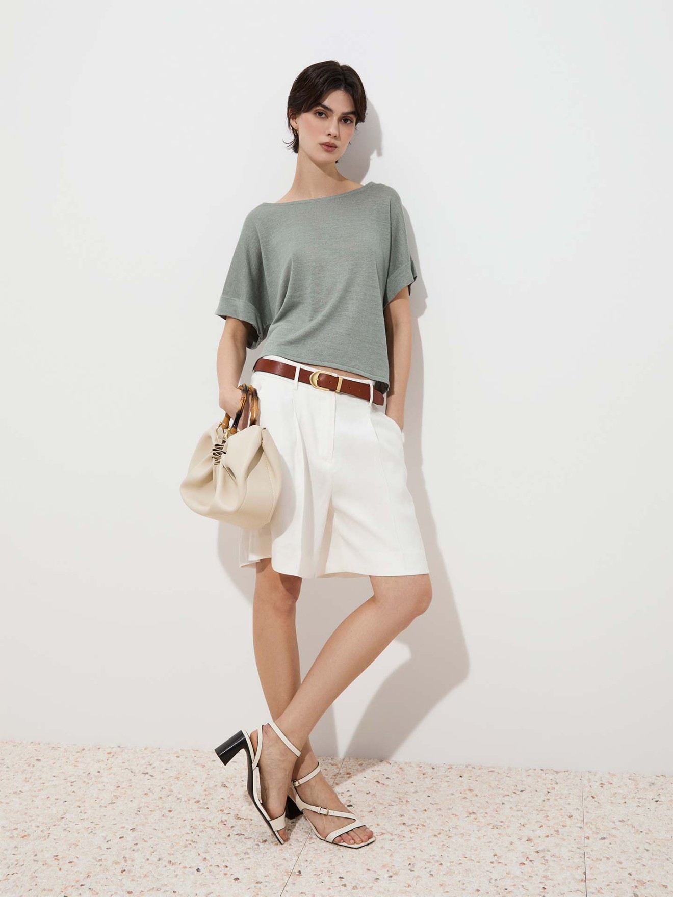 T-shirt com Ombros Desca�dos
