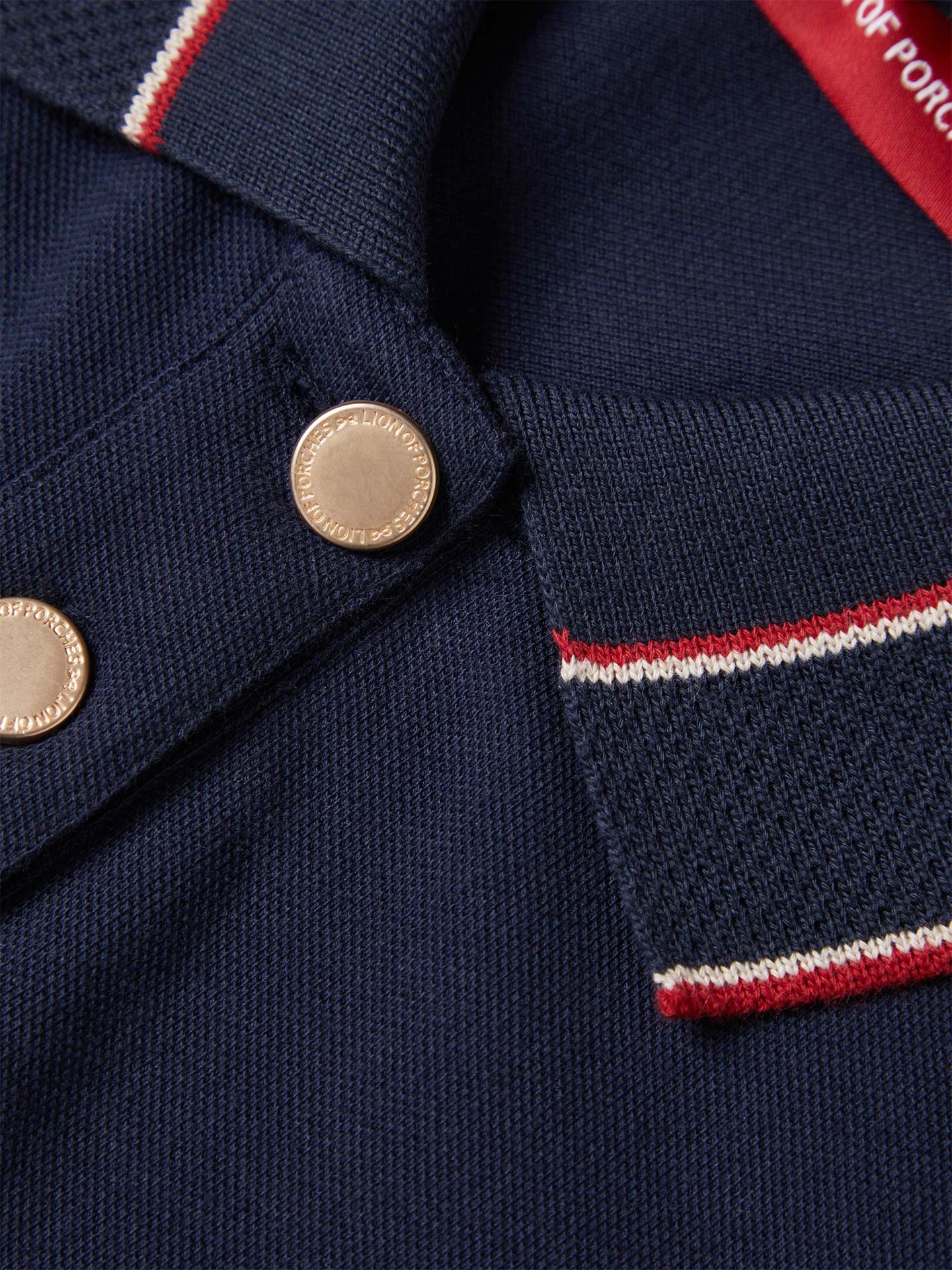 Polo com Riscas em Contraste