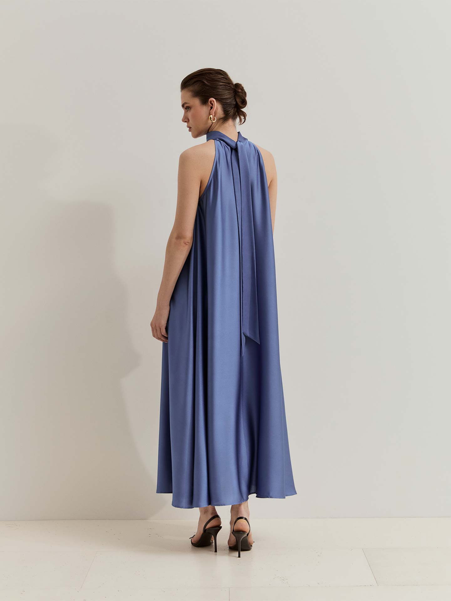 Vestido Fluido de Manga Cava