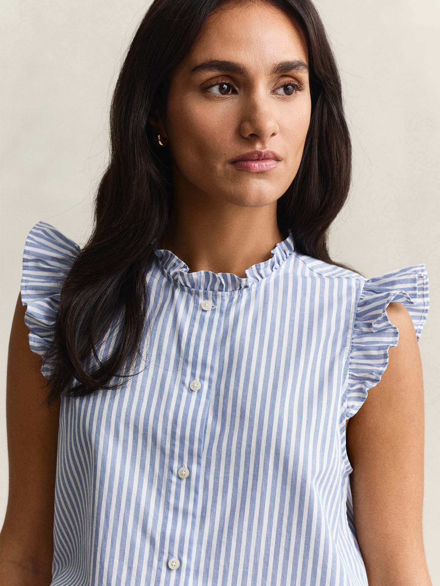 Blusa às Riscas e Folhos