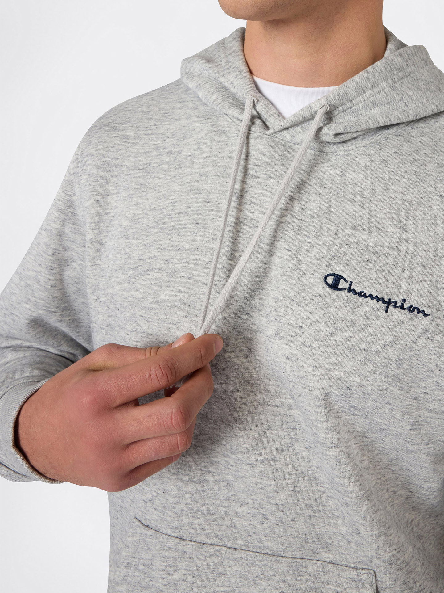 Sweatshirt com Capuz e Bolso Canguru