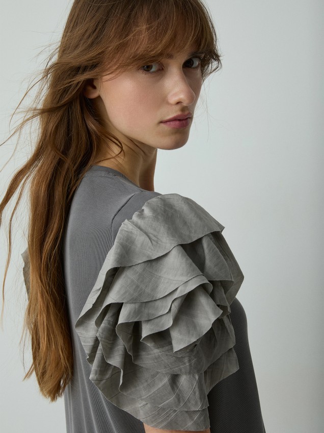 Blusa com Folhos