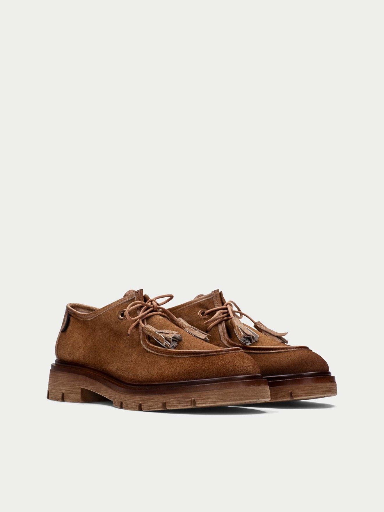 Sapatos em Pele com Atacadores
