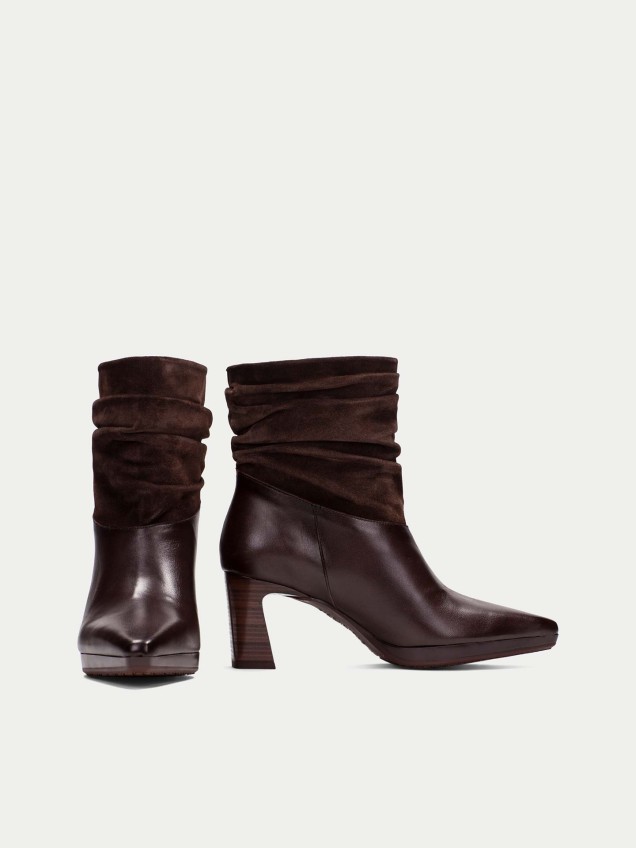 Botas em Pele