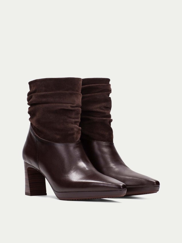 Botas em Pele