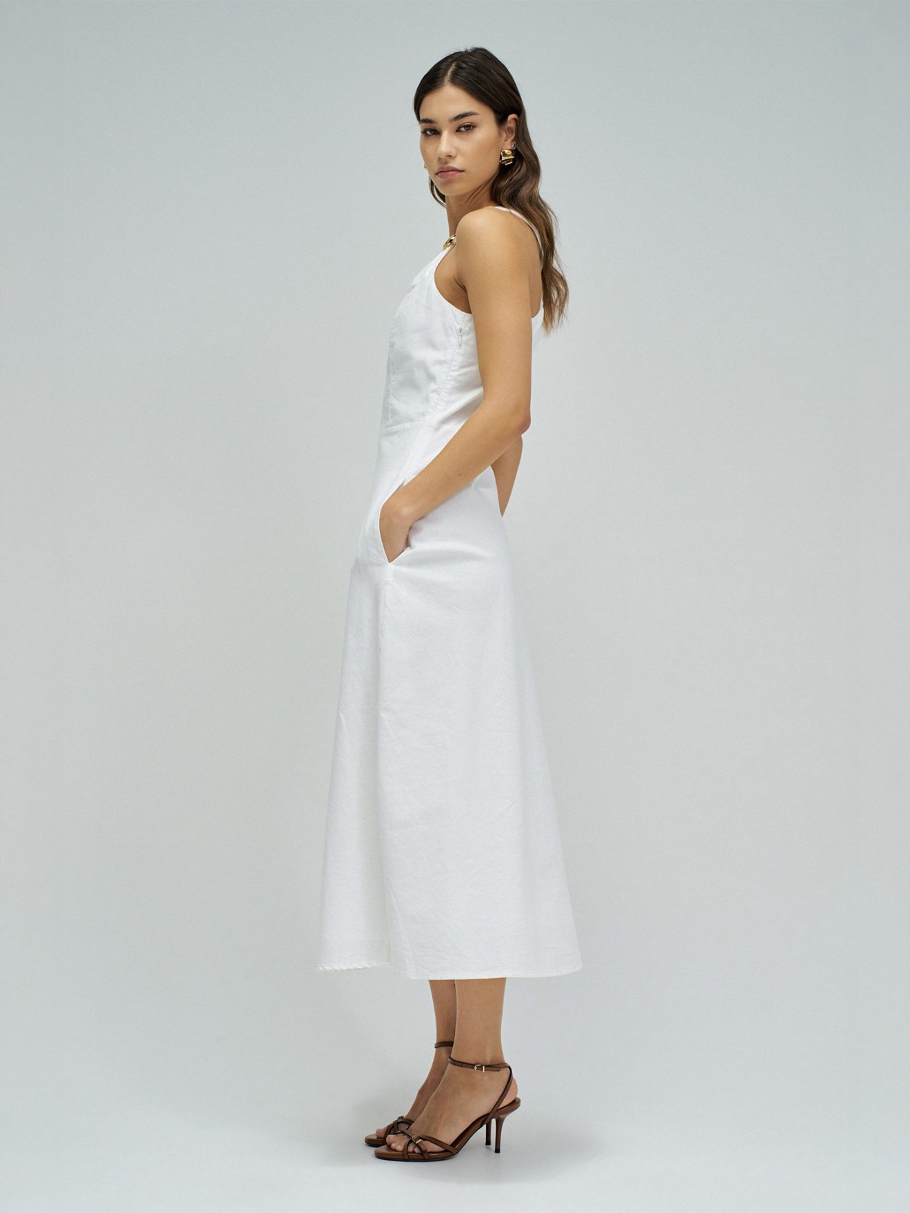 Vestido Midi com Decote em V