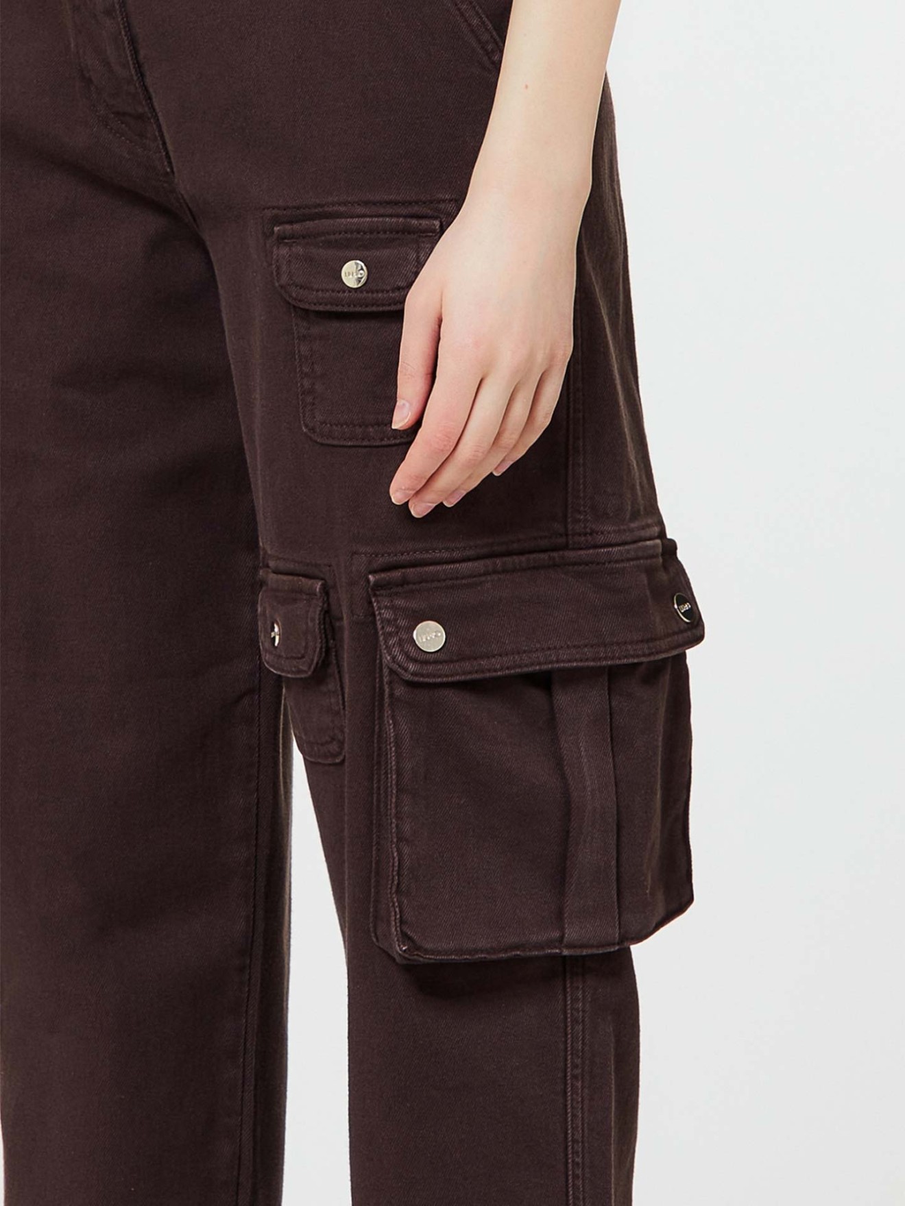 Cal�as com Bolsos Cargo