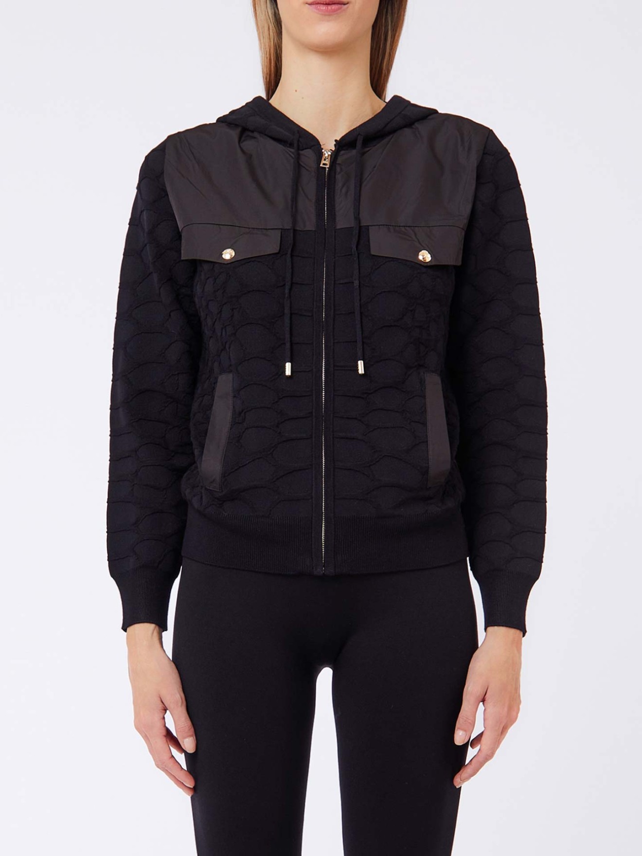 Sweatshirt com Capuz e Fecho de Correr