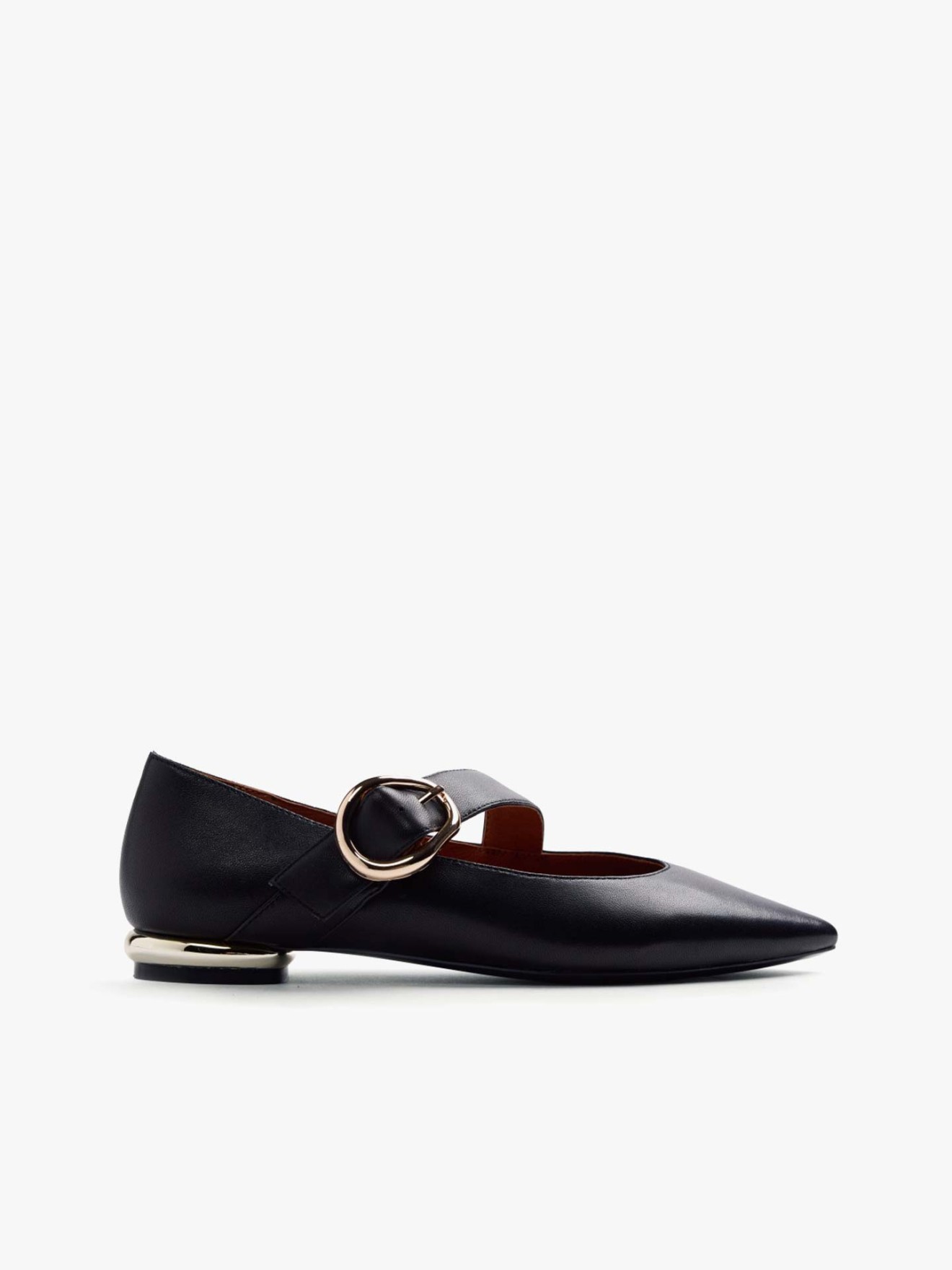Sapatos de Bico Fino em Pele