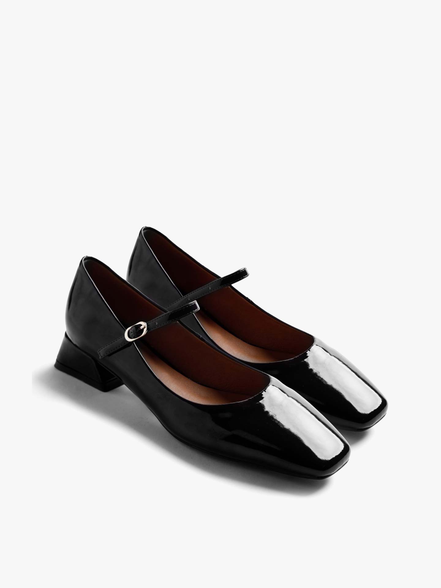 Sapatos Mary-Jane com Efeito Verniz