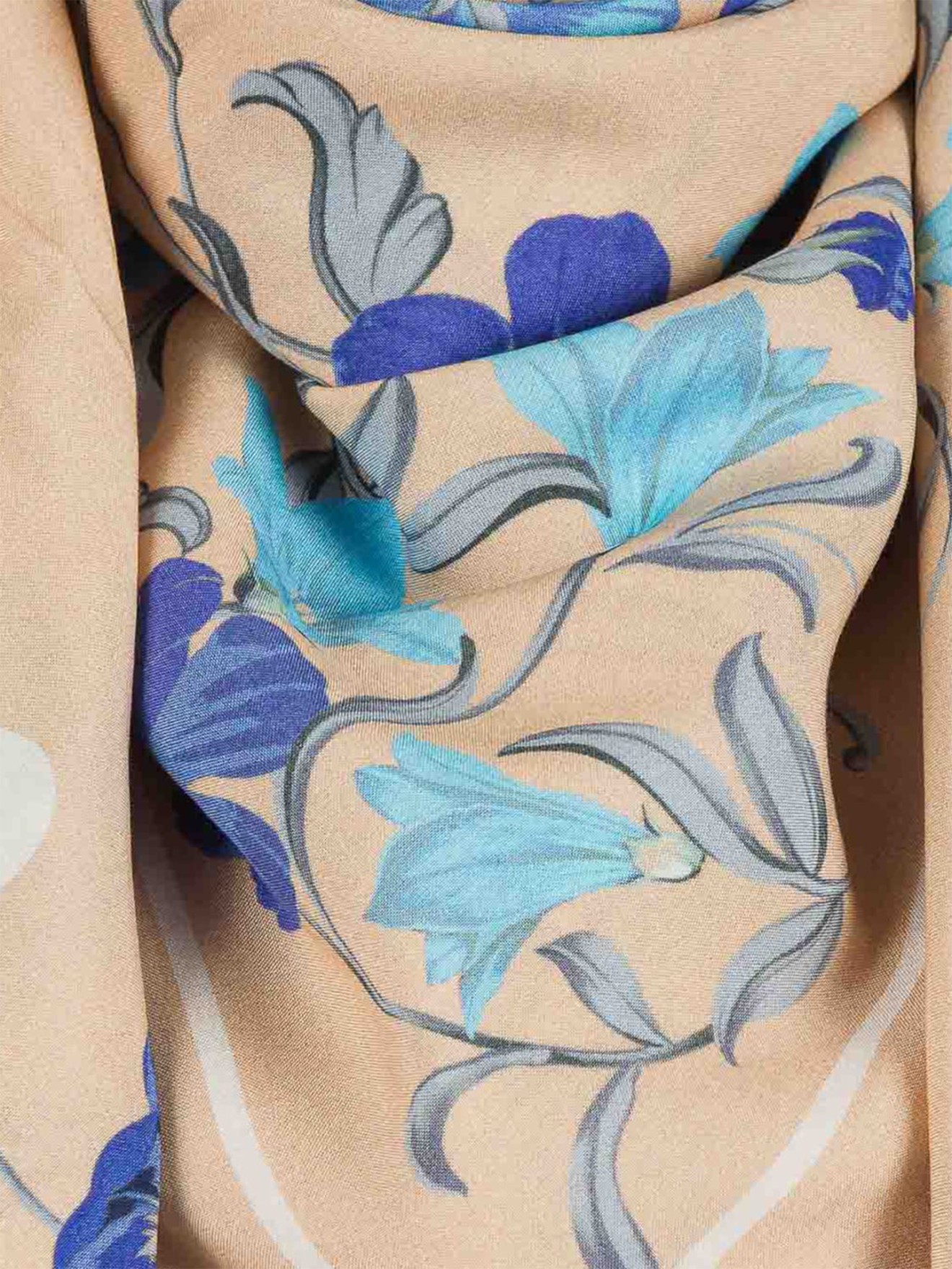 Lenço Quadrado com Padrão Floral