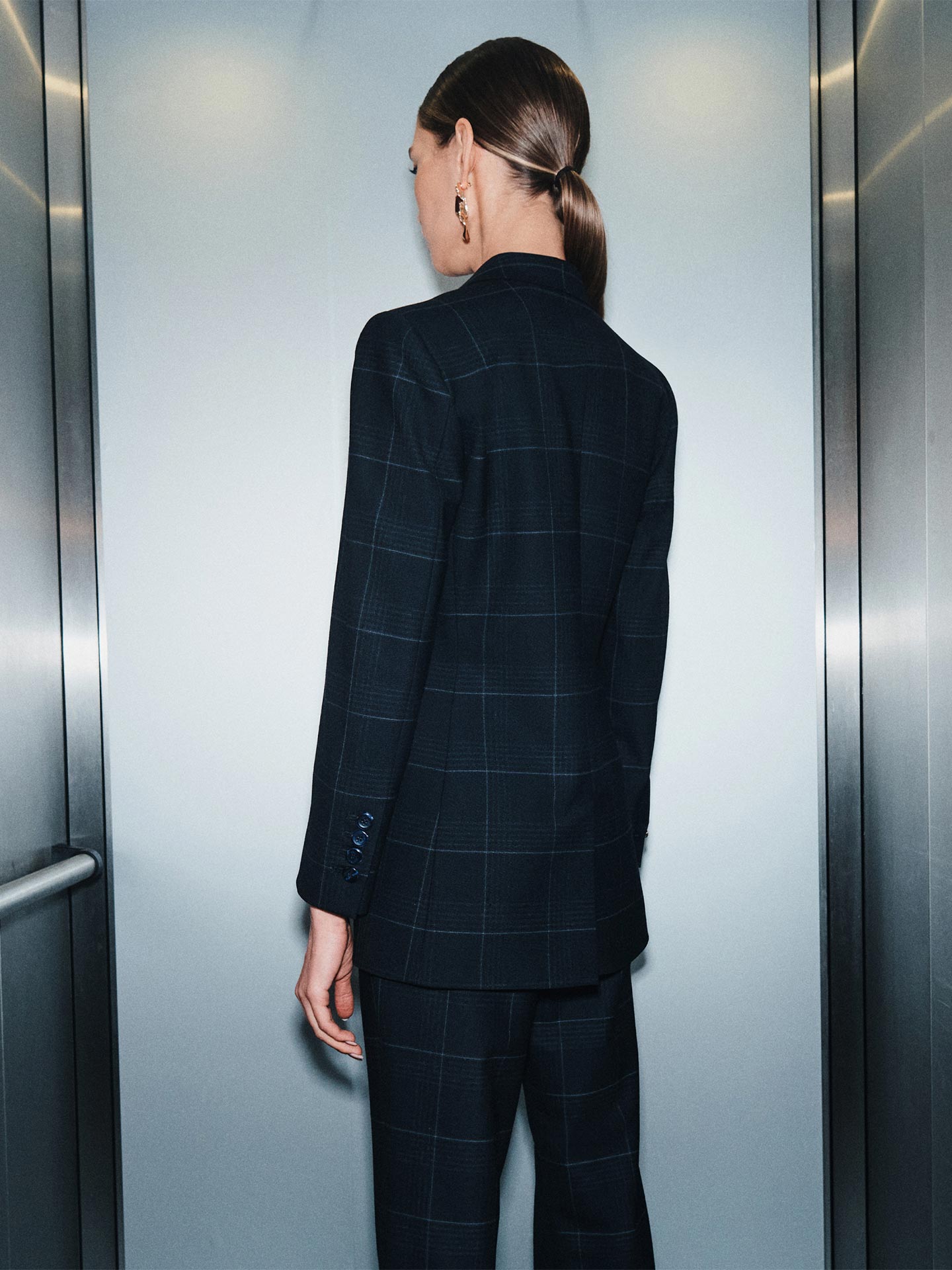 Blazer de Abotoamento Simples com Faixa