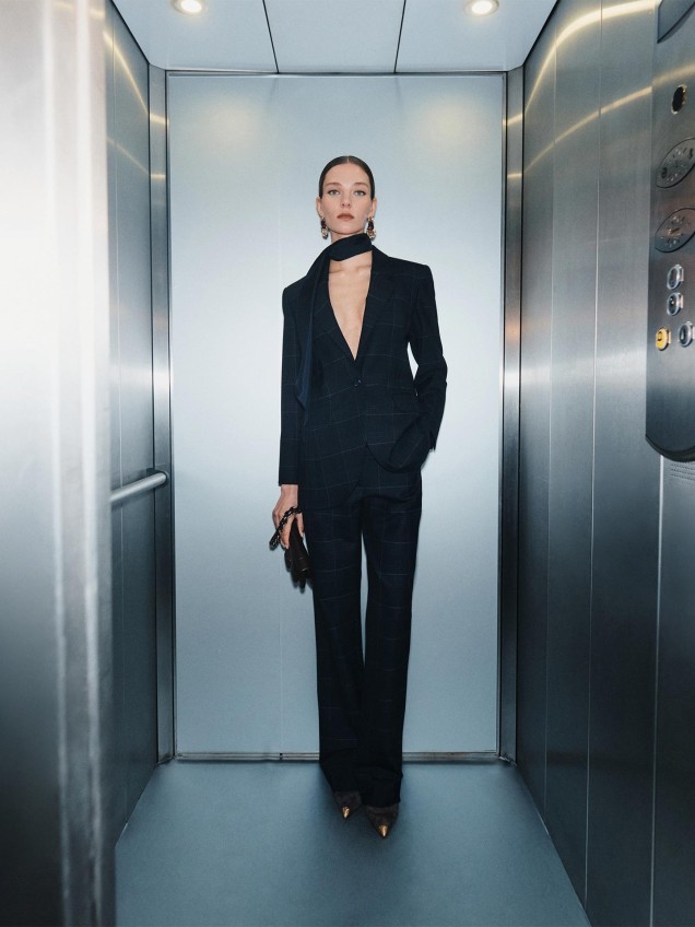 Blazer de Abotoamento Simples com Faixa