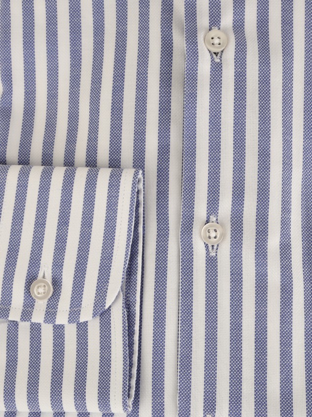 Camisa às Riscas