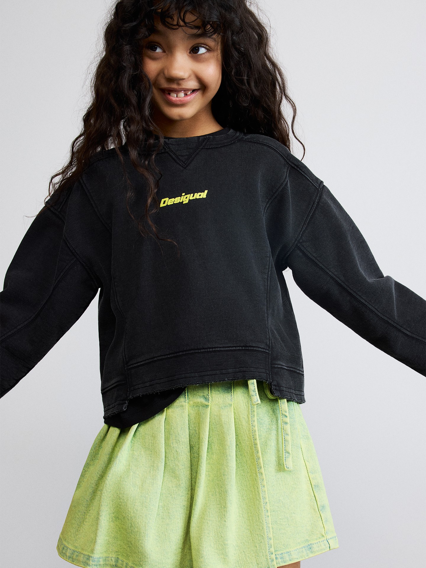 Sweatshirt