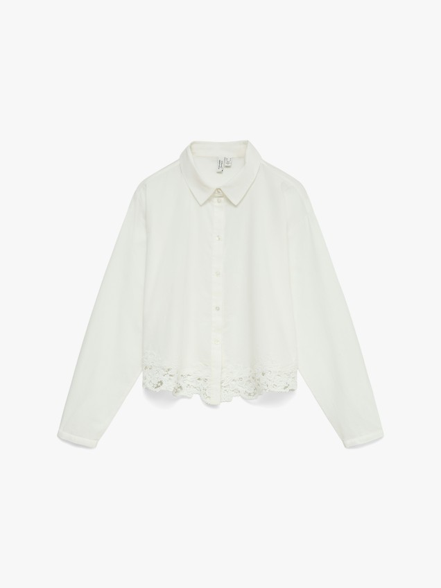 Camisa Curta com Detalhe de Renda