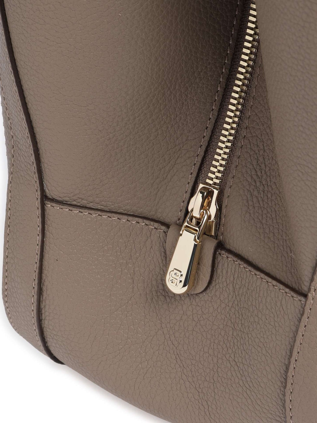 Mala de Ombro em Pele Granulada