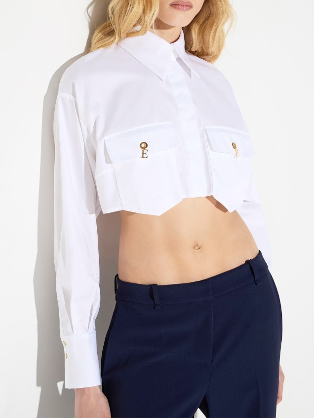 Camisa Cropped com Bolsos
